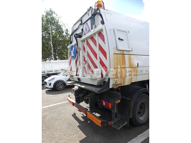 REF:62548 - DAF LF 180 FA veegwagen (2015-27,752 km)(VIN: XLRAEL1500L439337) – foto 6 – kavel bij Auctelia, Bruxelles