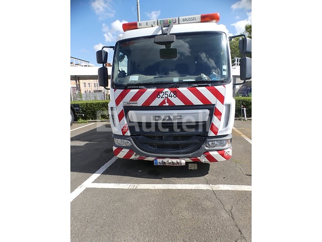 REF:62548 - DAF LF 180 FA veegwagen (2015-27,752 km)(VIN: XLRAEL1500L439337) – foto 3 – kavel bij Auctelia, Bruxelles