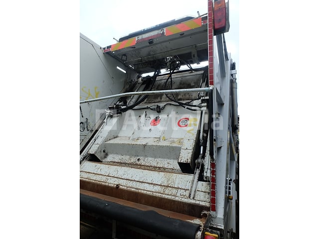REF:9576 - Renault Access vuilniswagen (2015-120.000 km)(VIN: SEG1932BL6BF21121) – foto 7 – kavel bij Auctelia, Bruxelles