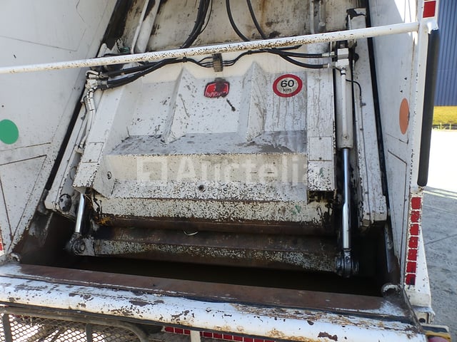 REF:9580 - Vuilniswagen Renault Access D19 (2015-123,158 km)(VIN:SEG1932BL6BF21123) – foto 8 – kavel bij Auctelia, Bruxelles