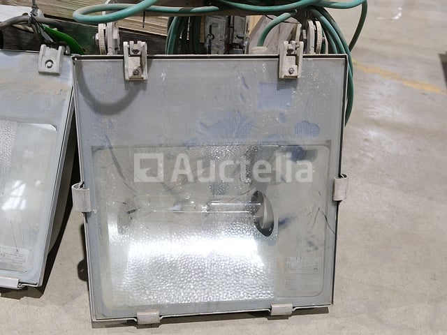 REF:984802341 / 984802476 / 984802129 - 3 halogeen-spotlights op de bouwplaats – foto 2 – kavel bij Auctelia, Chaudfontaine
