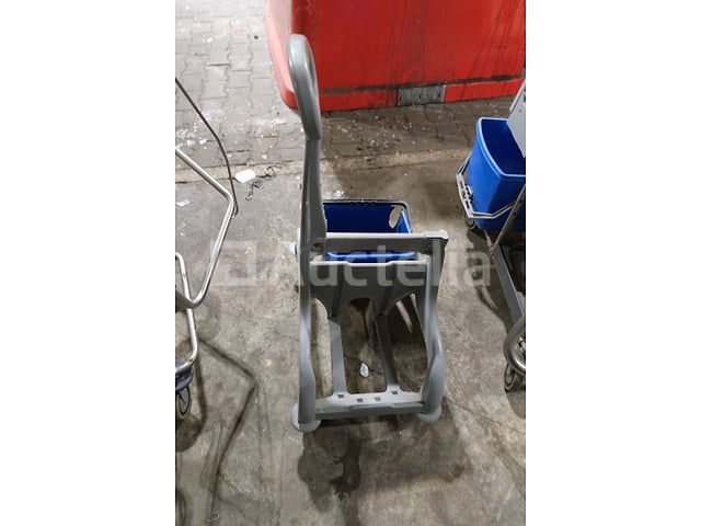 Reinigings- en onderhoudstrolleyset – foto 5 – kavel bij Auctelia, Ottignies-Louvain-la-Neuve