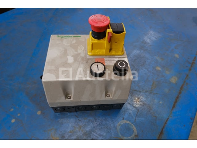 Schneider Electric LG7K06V710 startmotor in doos – foto 4 – kavel bij Auctelia, Antwerpen