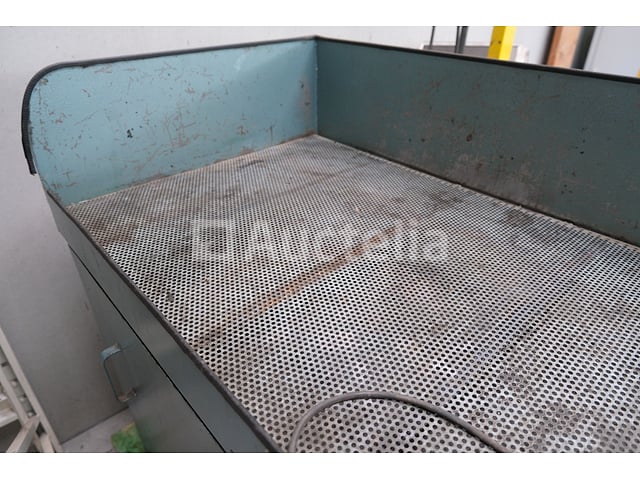 Schoonmaakkast – foto 4 – kavel bij Auctelia, Nivelles