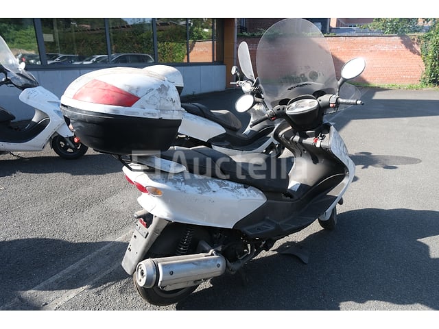 Scooter Yamaha YP125E (2009-3,610 km)(VIN:VTLSE068000011453) – foto 5 – kavel bij Auctelia, Flémalle