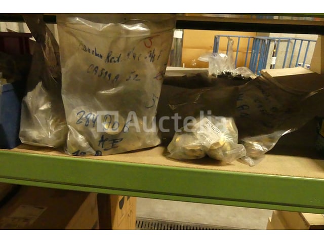 Set accessoires en diverse verwarmingsarmaturen – foto 9 – kavel bij Auctelia, Charleroi