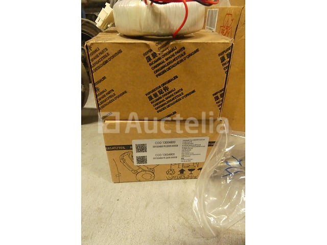 Set accessoires voor een oliebrander (oliepomp, elektroden, transformator, enz.). (+/- 30 stuks) – foto 9 – kavel bij Auctelia, Charleroi