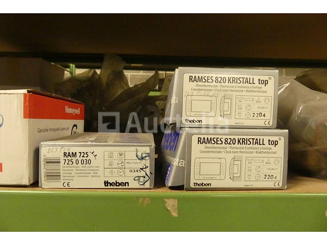 Set accessoires voor gasverwarming (gas-solenoïdekleppen, gasblok, thermostaten, lassen) – foto 8 – kavel bij Auctelia, Charleroi