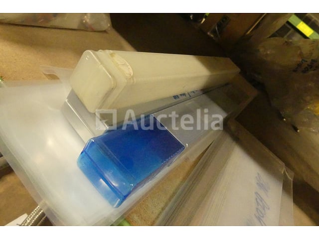Set accessoires voor gasverwarming (gas-solenoïdekleppen, gasblok, thermostaten, lassen) – foto 9 – kavel bij Auctelia, Charleroi
