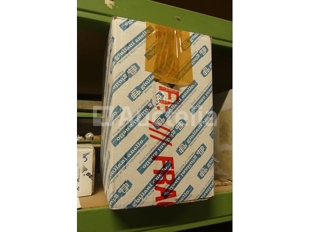 Set accessoires voor gasverwarming (gas-solenoïdekleppen, gasblok, thermostaten, lassen) – foto 5 – kavel bij Auctelia, Charleroi