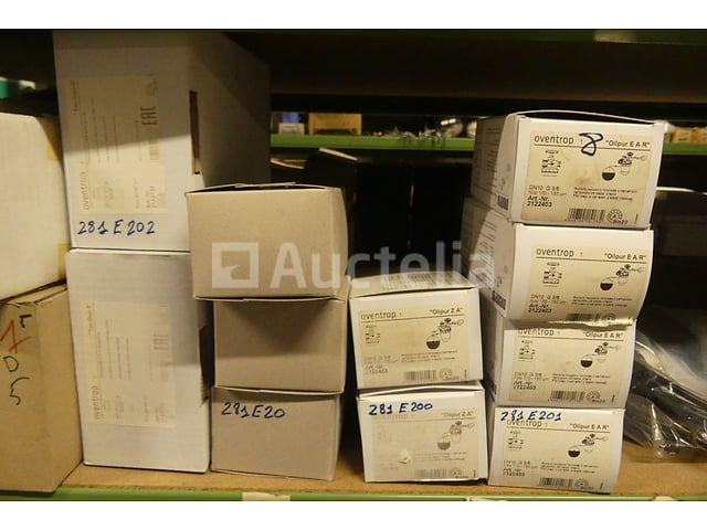 Set accessoires voor olieketel (meters, filters, slangen, enz. (+/- 70 stuks) – foto 5 – kavel bij Auctelia, Charleroi
