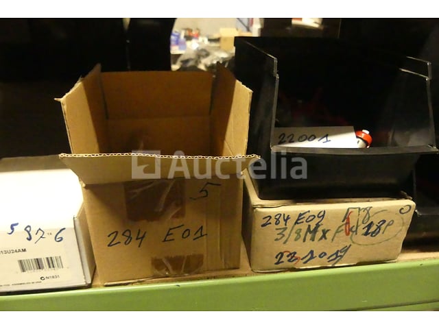 Set kleppen en kogelkleppen – foto 8 – kavel bij Auctelia, Charleroi
