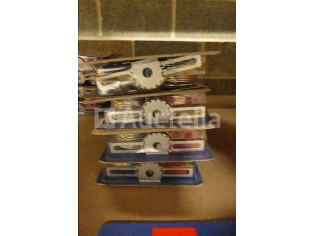 Set onderdelen voor koeling (expansiekleppen, thermostaten, solenoïdekleppen, dehydratatoren, enzovoort). (+/- 100 stuks) – foto 8 – kavel bij Auctelia, Charleroi