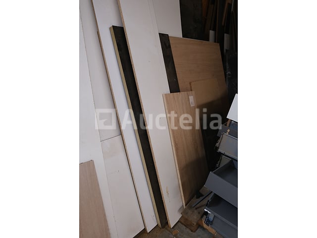 Set panelen en houtrestjes – foto 2 – kavel bij Auctelia, Havelange