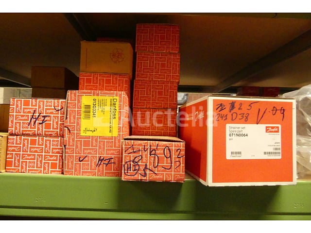 Set thermostatische klepbehuizingen en accessoires voor dito (+/- 200 stuks) – foto 4 – kavel bij Auctelia, Charleroi