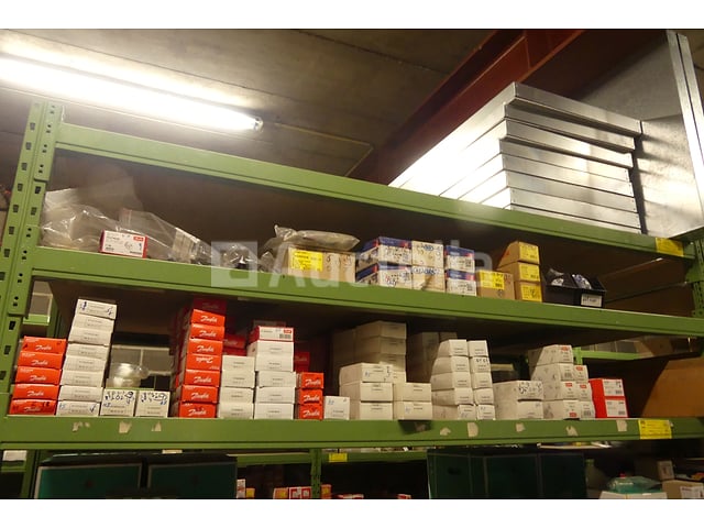 Set thermostatische klepbehuizingen en accessoires voor dito (+/- 200 stuks) – foto 2 – kavel bij Auctelia, Charleroi