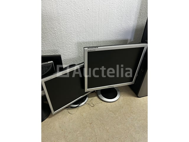 Set van 14 computerschermen – foto 4 – kavel bij Auctelia, Éghezée