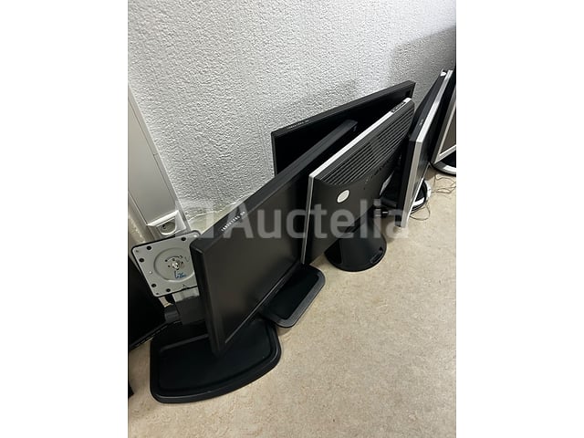 Set van 14 computerschermen – foto 5 – kavel bij Auctelia, Éghezée