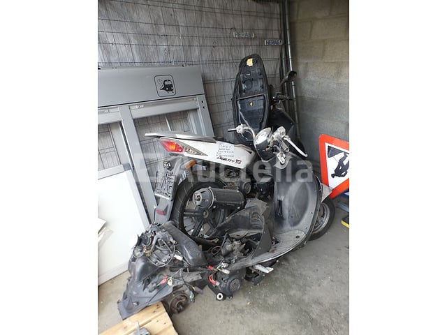 Set van 2 scooters (voor onderdelen) – kavel bij Auctelia, Anderlecht