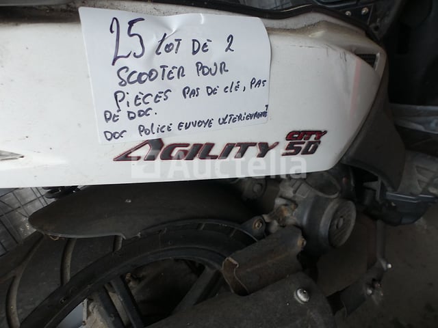 Set van 2 scooters (voor onderdelen) – foto 7 – kavel bij Auctelia, Anderlecht