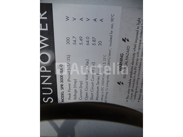 Set van 20 SUNPOWER zonnepanelen met omvormer – foto 8 – kavel bij Auctelia, Aye