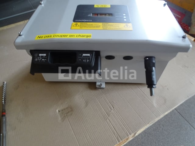 Set van 20 SUNPOWER zonnepanelen met omvormer – foto 9 – kavel bij Auctelia, Aye