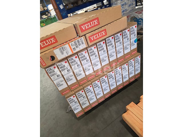 Set van 24 Velux EDL/EDW MK08 fittingen – 780 × 1400 mm – kavel bij Auctelia, La Louvière