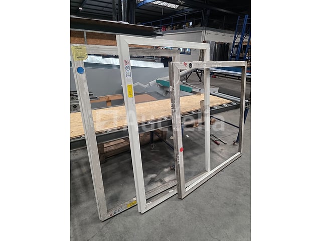 Set van 3 Skylux PVC-frames – kavel bij Auctelia, La Louvière