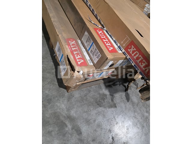 Set van 3 Velux GGL dakramen – diverse modellen en maten – foto 3 – kavel bij Auctelia, La Louvière