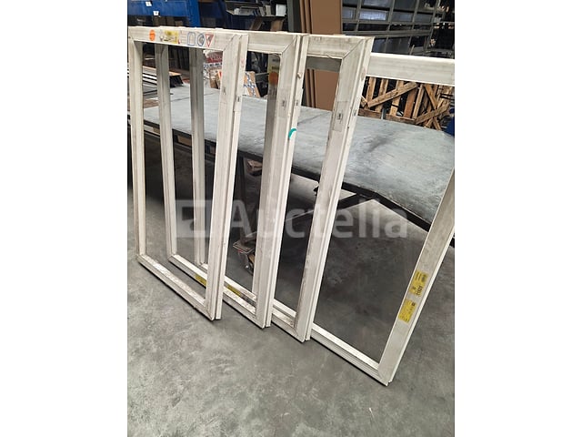 Set van 4 Skylux PVC-frames – verschillende maten – kavel bij Auctelia, La Louvière
