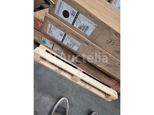 Set van 4 Velux GGL/LPG sjerpen en lijsten – kavel bij Auctelia, La Louvière