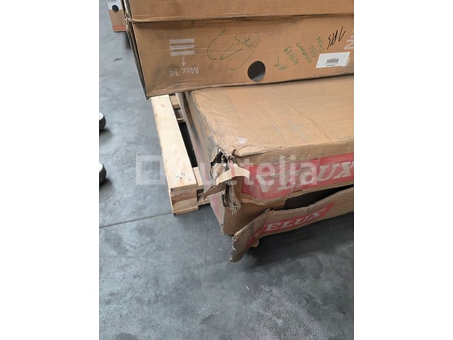 Set van 4 Velux GGL/LPG sjerpen en lijsten – foto 2 – kavel bij Auctelia, La Louvière
