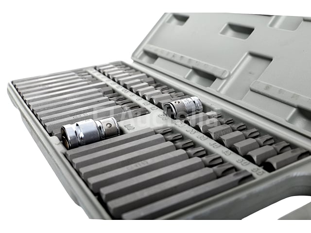 Set van 40 gespecialiseerde bits HEX, TORX en SPLINE KRAFT&DELE – foto 4 – kavel bij Auctelia, Aye