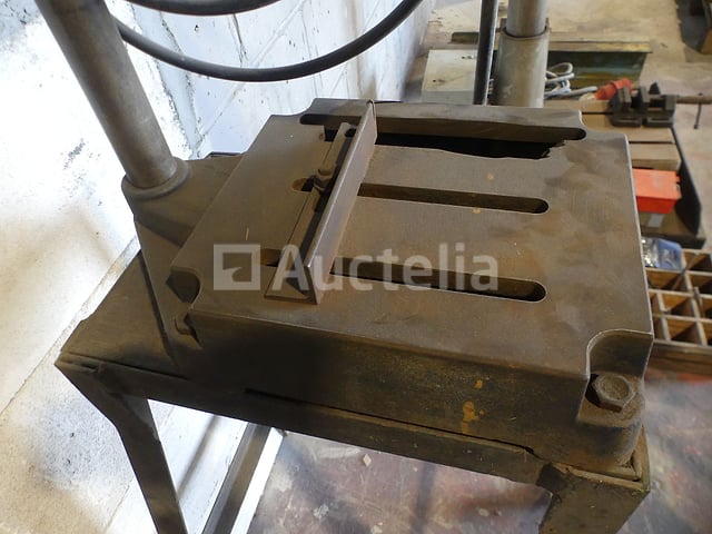 Slijpmachine met standaard – foto 4 – kavel bij Auctelia, Binche