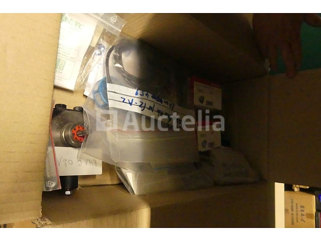 Solenoïdeklep-assemblage en accessoires – foto 6 – kavel bij Auctelia, Charleroi