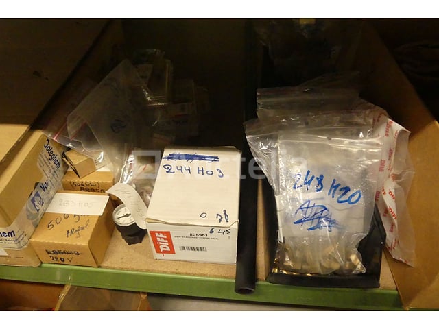 Solenoïdeklep-assemblage en accessoires – foto 4 – kavel bij Auctelia, Charleroi