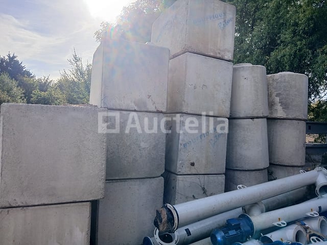 Stapelbare betonblokken – foto 2 – kavel bij Auctelia, Gembloux