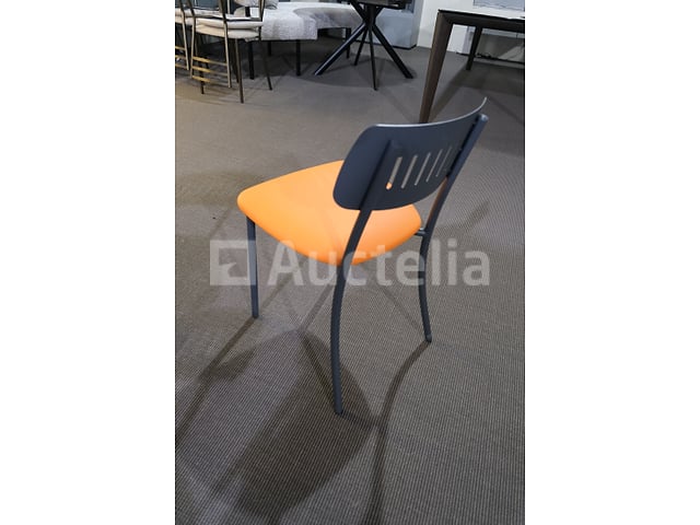 Stoelenset – foto 4 – kavel bij Auctelia, Mont-de-l'Enclus