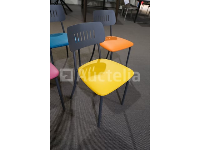 Stoelenset – foto 2 – kavel bij Auctelia, Mont-de-l'Enclus