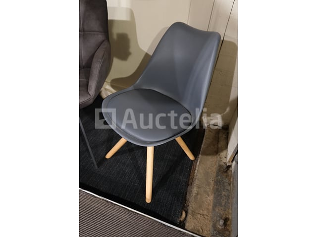 Stoelenset – foto 2 – kavel bij Auctelia, Mont-de-l'Enclus