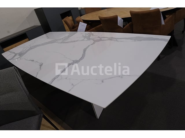 Tabel – foto 2 – kavel bij Auctelia, Mont-de-l'Enclus