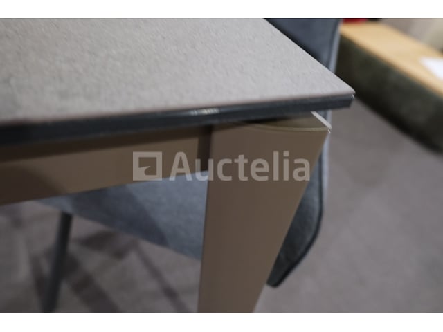 Tafel met stoel – foto 5 – kavel bij Auctelia, Mont-de-l'Enclus