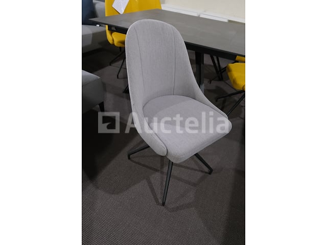 Tafel met stoelen – foto 5 – kavel bij Auctelia, Mont-de-l'Enclus