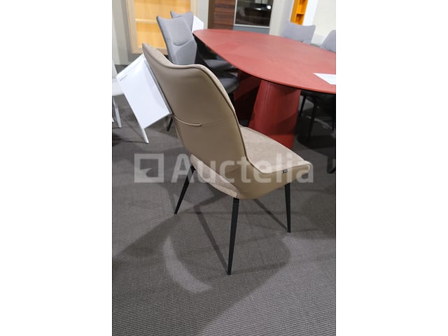 Tafel met stoelen – foto 9 – kavel bij Auctelia, Mont-de-l'Enclus