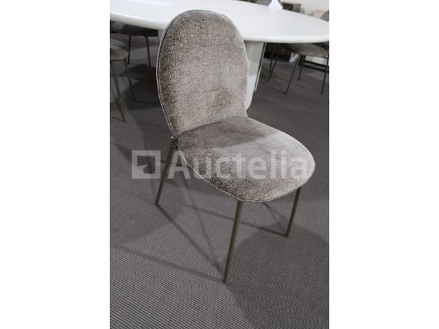 Tafel met stoelen – foto 6 – kavel bij Auctelia, Mont-de-l'Enclus