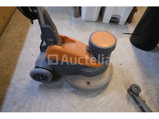 Taski Ergodisc 400 vloerschrobmachine – foto 2 – kavel bij Auctelia, Ottignies-Louvain-la-Neuve
