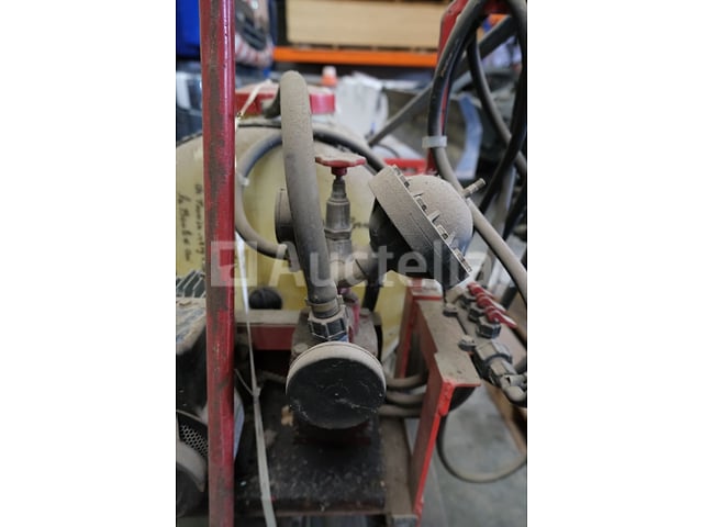 Trolley benzinesproeier – foto 5 – kavel bij Auctelia, Ottignies-Louvain-la-Neuve