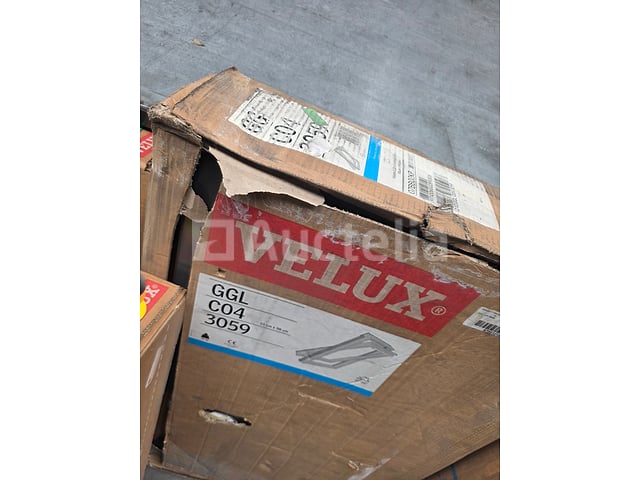 Velux C04 Pakket: Raam, handmatige luik en beslagen – 550 × 980 mm – foto 2 – kavel bij Auctelia, La Louvière