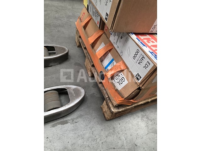Velux MK04 kit: GGL-raam en 2 EDL-armaturen – 780 × 980 mm – foto 3 – kavel bij Auctelia, La Louvière