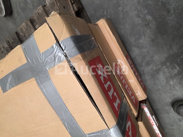 Velux MK06 set: 5 EDL-fittingen en 1 SML elektrische sluiter – 780 × 1180 mm – foto 2 – kavel bij Auctelia, La Louvière